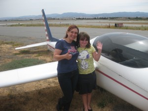 Kelly and me in front of the glider we just flew down from 6000 feet elevation.